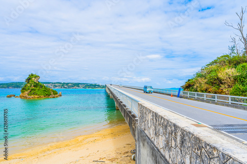 Wallpaper Mural 古宇利大橋 沖縄県観光スポット 日本 Torontodigital.ca