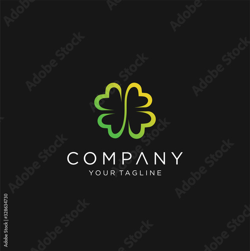 Cloverleaf Logo Template with Minimalist Line Style , clover leaf icon. Irish cloverleaf. for the shamrock day