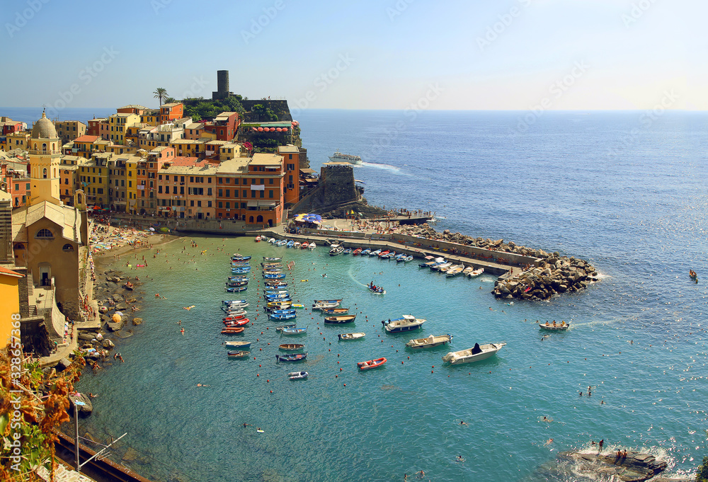 Picturesque view of Vernazza village. Cinque Terre. Mediterranean Sea. Italy.