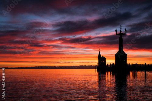 Fotografía Sonnenaufgang in Konstanz am Bodensee mit Imperia