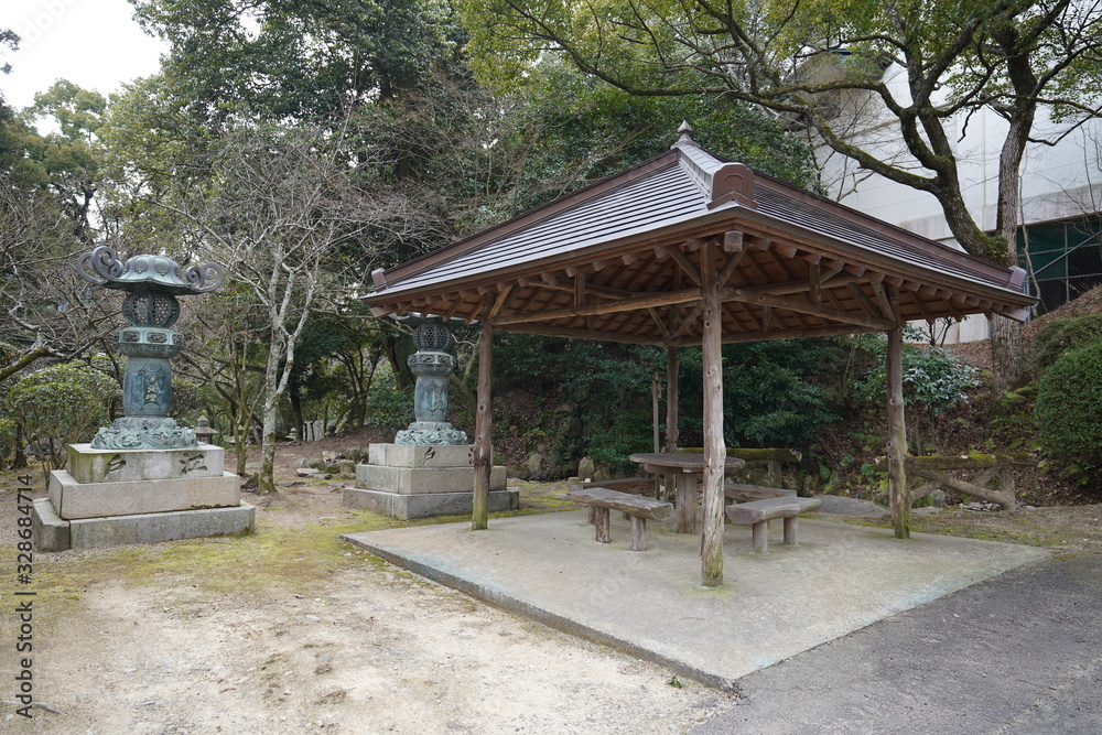 神社の休憩所