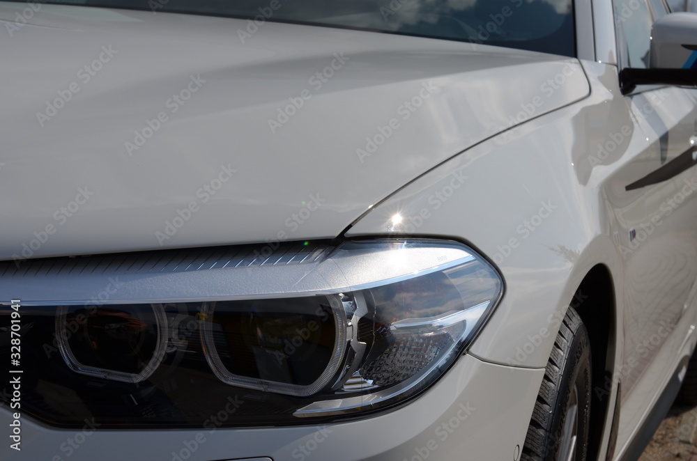 Fototapeta premium autodetailing , ochrona lakieru , polerowanie samochodu ,korekta lakieru ,blask auta , powłoka ceramiczna , lakier szkło , polerowanie , lakier lustro , woskowanie lakieru