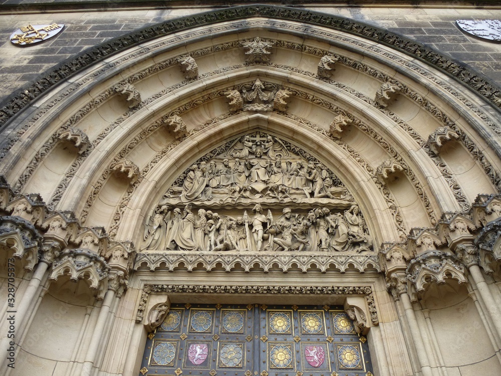 Eingangspüortal der Kathedrale von Wyschehrad, Prag
