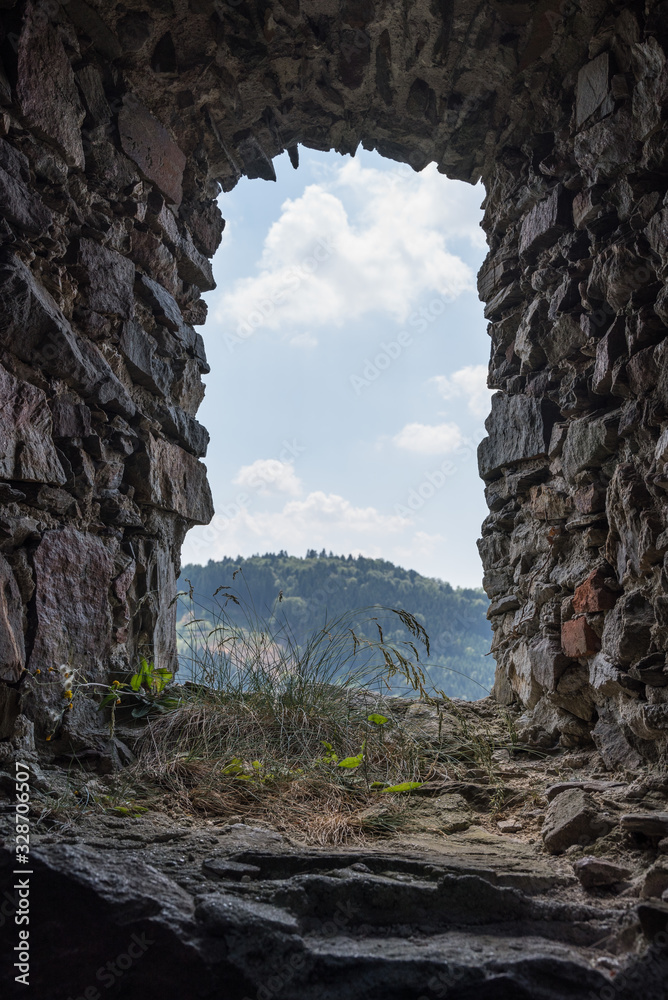 Ruinenmauern Ausblick - Austria