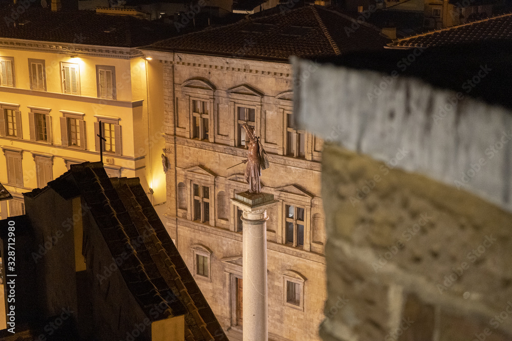 glimpses of Florence among the buildings, piazza santa trinita'