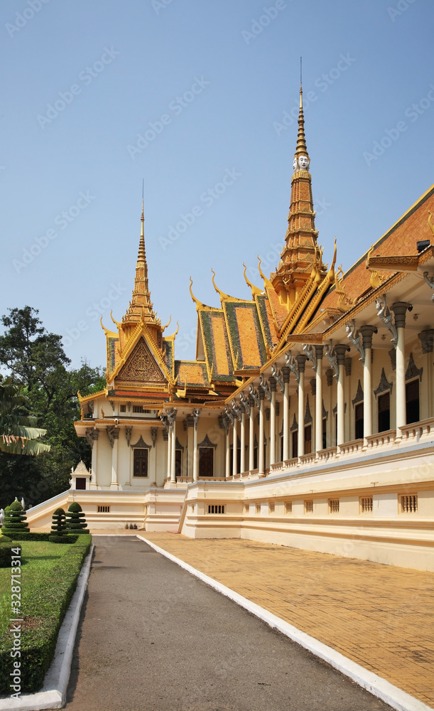 Throne Hall (Preah Tineang Tevea Vinnichay Mohai Moha Prasat) at Royal Palace (Preah Barum Reachea Veang Nei Preah Reacheanachak Kampuchea) in Phnom Penh. Cambodia Throne Hall (Preah Tineang Tevea Vinnichay Mohai Moha Prasat) at Royal Palace (Preah Barum Reachea Veang Nei Preah Reacheanachak Kampuchea) in Phnom Penh. Cambodia