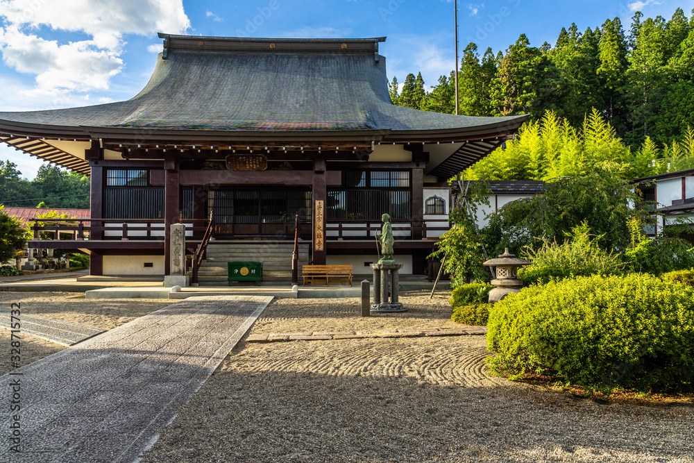 Temples and shrines part of Takayama's temple town (Teramachi) along the scenic Higashiyama Walking Course, Gifu prefecture, Japan Temples and shrines part of Takayama's temple town (Teramachi) along the scenic Higashiyama Walking Course, Gifu prefecture, Japan