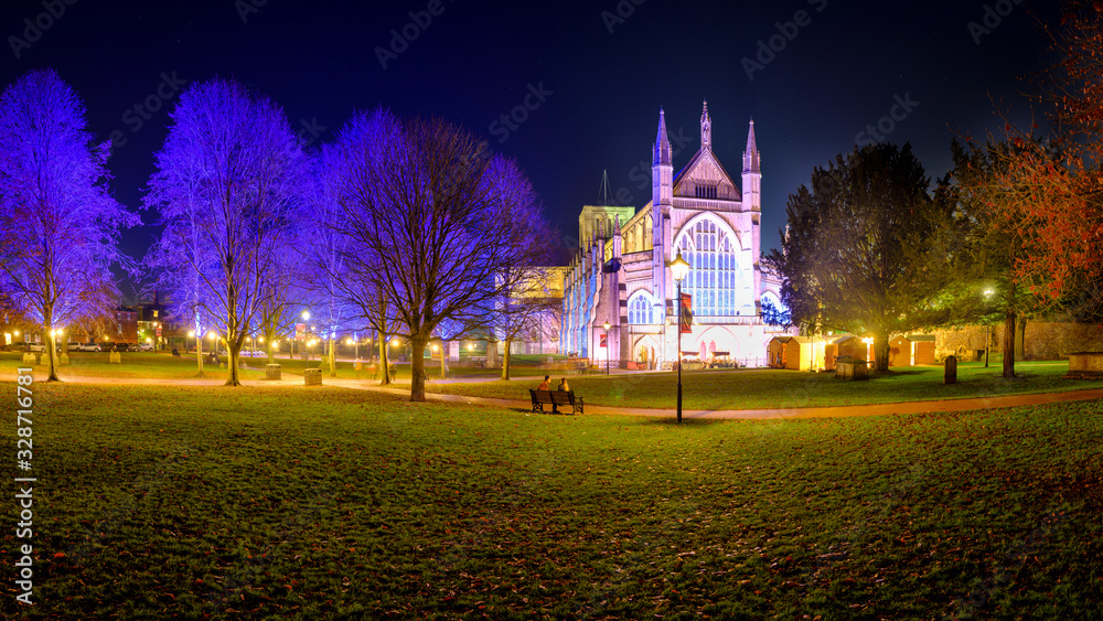 Fototapeta premium Winchester Cathedral by night