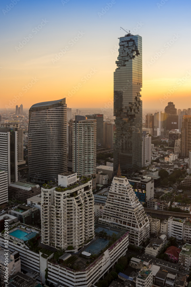 Fototapeta premium Widok na MahaNakhon w Bangkoku