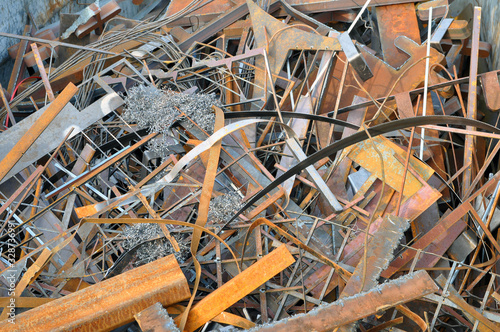Solid scrap is a designation for the recycling of steel and wrought iron.