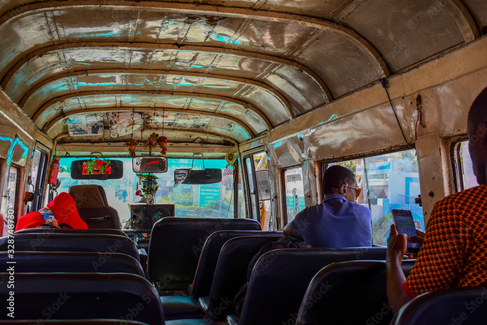 Fototapeta premium Medio de trasporte africano