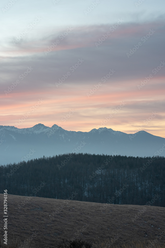 山 山