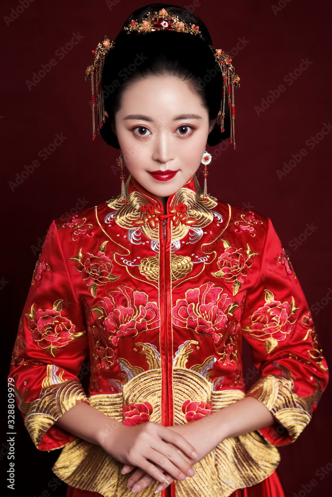 Costumes of the ancient Asian queen