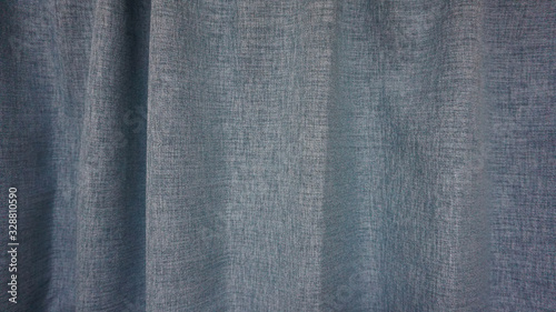 青いカーテン