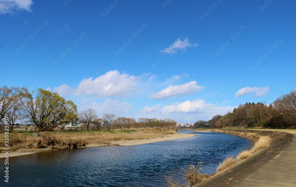 川 道 空 雲 春 風景 栃木県 思川 川 道 空 雲 春 風景 栃木県 思川