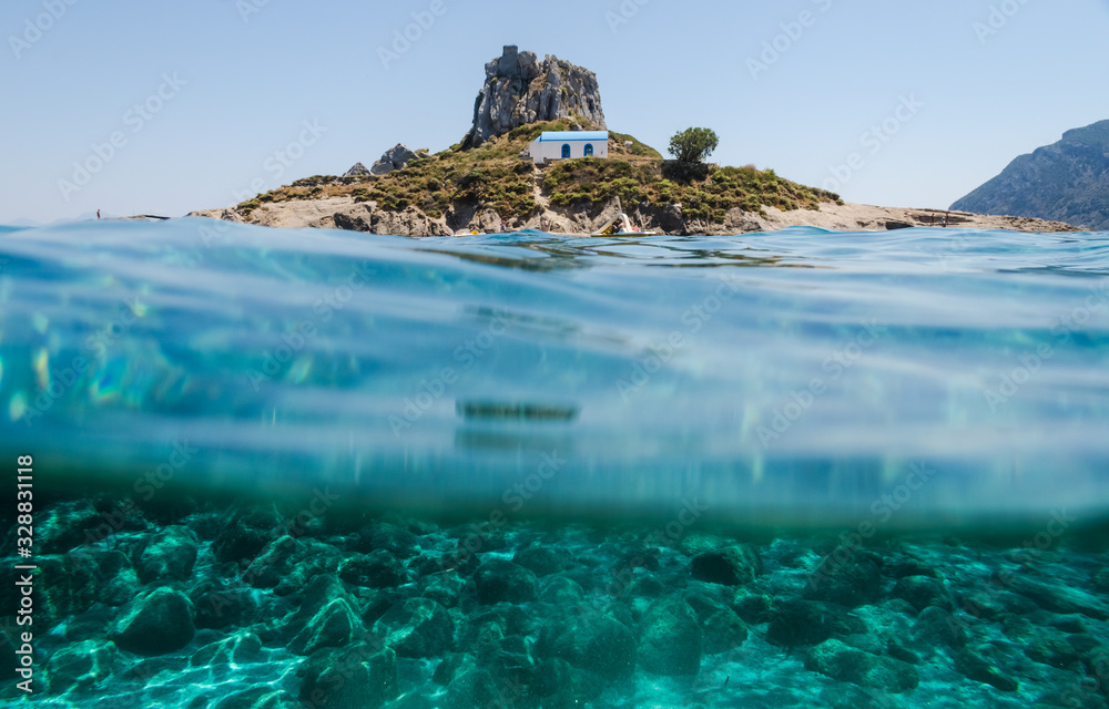 Obraz premium Kastri islet underwater shot in Kos island Greece