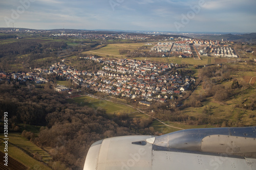 Anflug auf den Stuttgarter Flughafen Piste 25 Blick auf Scharnhausen photo