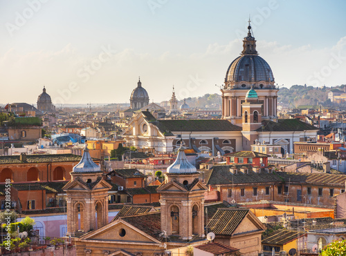 Stampa su tela beautiful belfries and domes above roofs in Rome