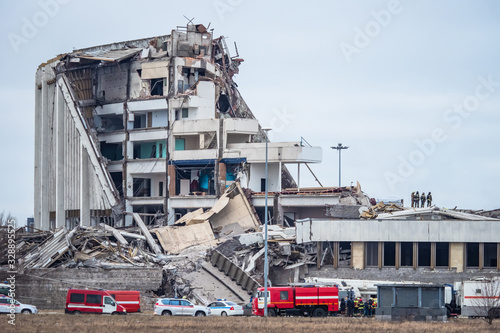 Canvas-taulu Demolition of a building