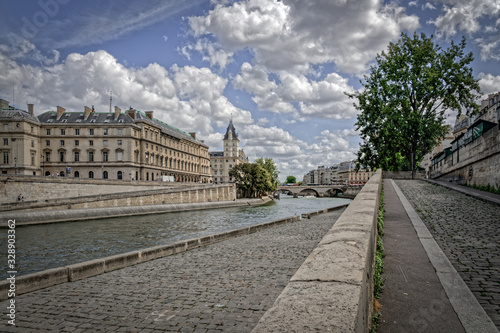 Ile de la cité in Paris