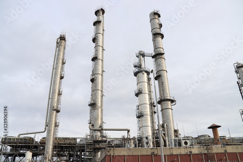 Fotografía Propylene oxide (PO)/tert-butyl alcohol (TBA) plant of LyondellBasell in the Bot