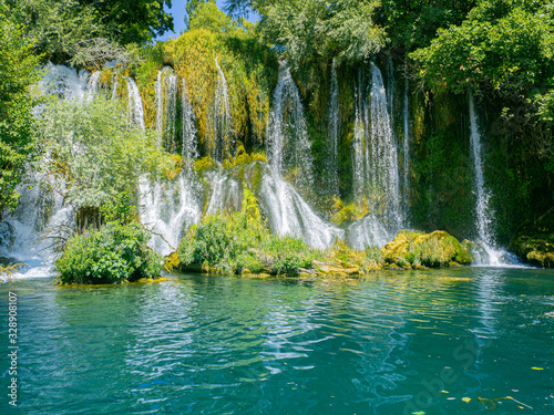 Cascadas en el Parque Natural Krka en Croacia  Patrimonio de la Humanidad  verano de 2019