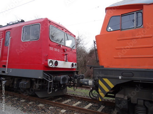 E-Lok BR 155 und Diesellok BR 230