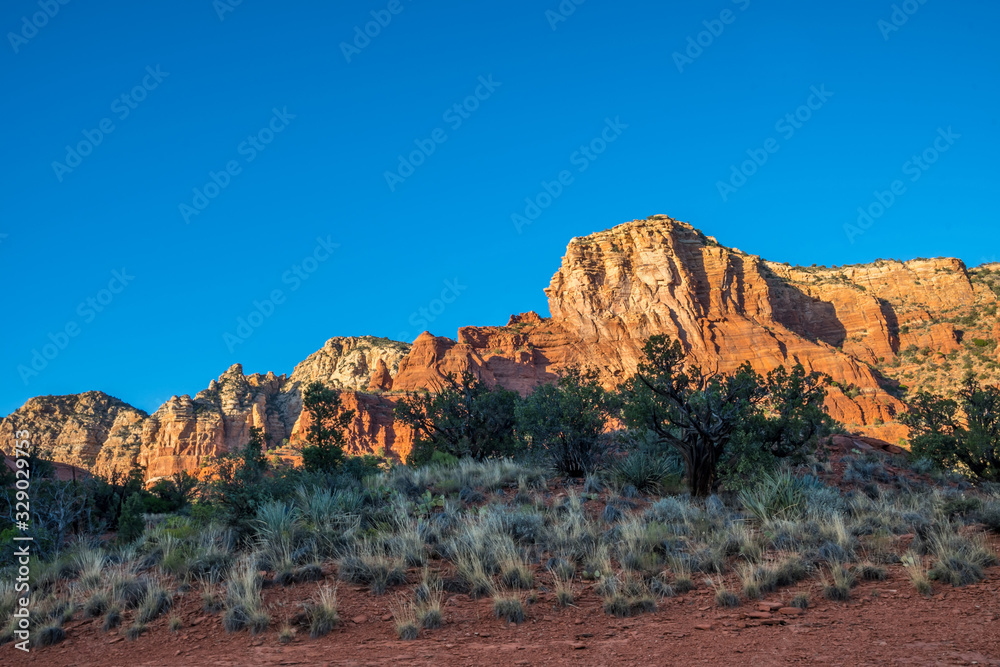 Fototapeta premium Red-Rock Buttes landscape in Sedona, Arizona