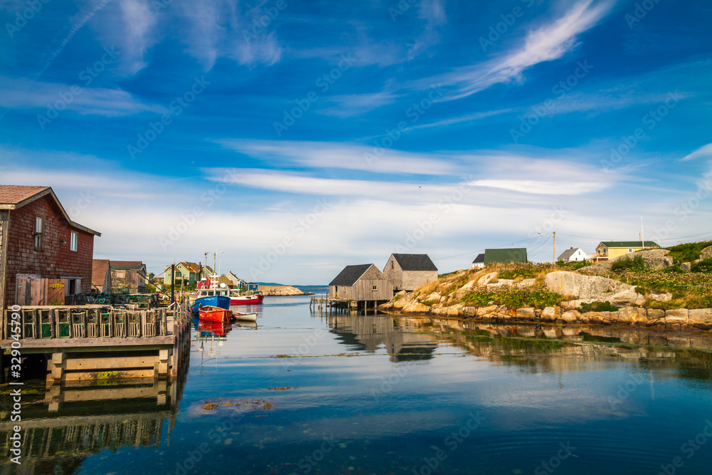 Fototapeta premium Beautiful Peggy's Cove on the coastline of Nova Scotia Canada on a fine August afternoon.
