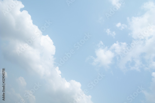 Light blue cloudy sky wallpaper