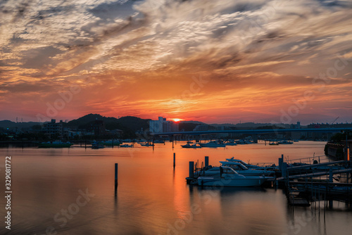 Fototapeta Naklejka Na Ścianę i Meble -  金沢八景 夕焼け