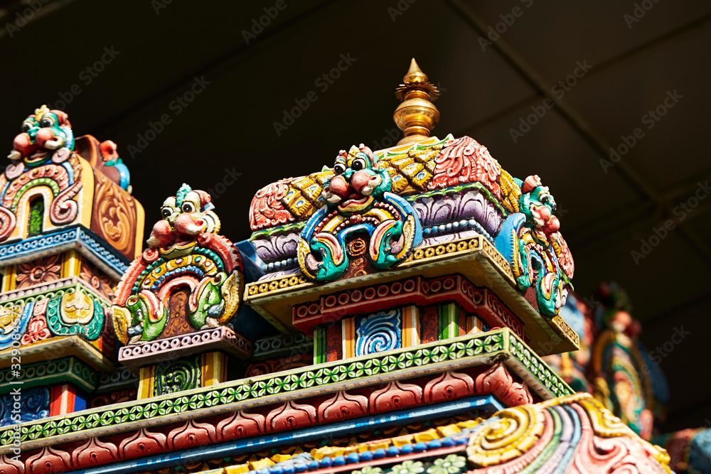 Fototapeta premium Traditional Thai architecture in city