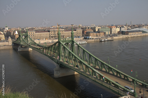 Budapest cerca del río © RaldaPhoto