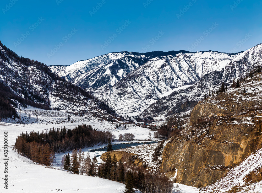 Φωτογραφία Top view of the frozen river Katun in winter, Altai Republic, Russia