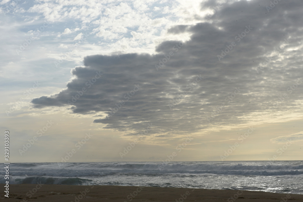 Obraz premium Nuages sur la mer Vieux Boucau France