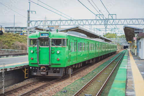 湖西線の緑の電車