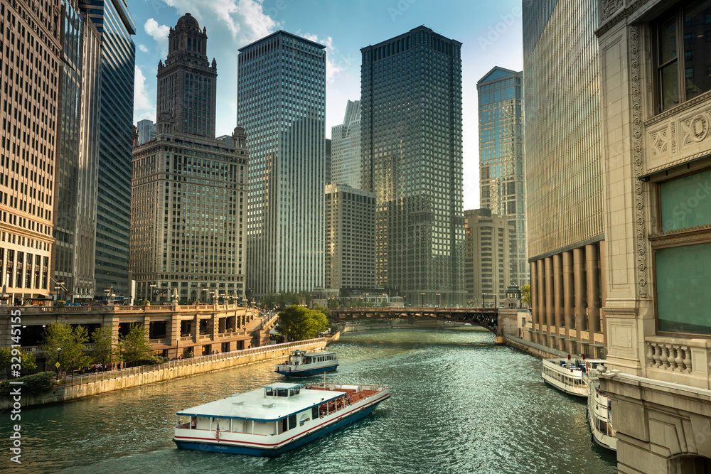 Obraz premium Chicago cityscape and river