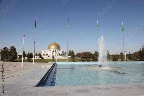Εκτύπωση καμβά View of the Grand Mosque, Ashgabat, Turkmenistan