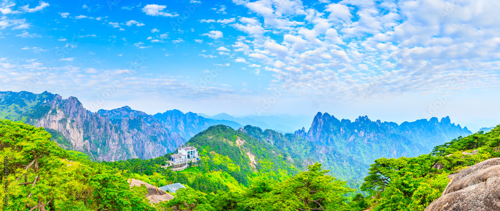 Fototapeta premium Beautiful Huangshan mountains landscape on a sunny day in China.