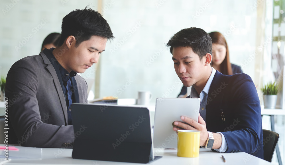 Obraz premium Business People Planning Strategy Analysis Office Concept Cooperation Corporate Achievement Teamwork Concept.