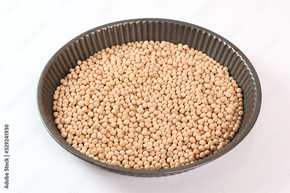 Baking peas in tin Baking peas in tin