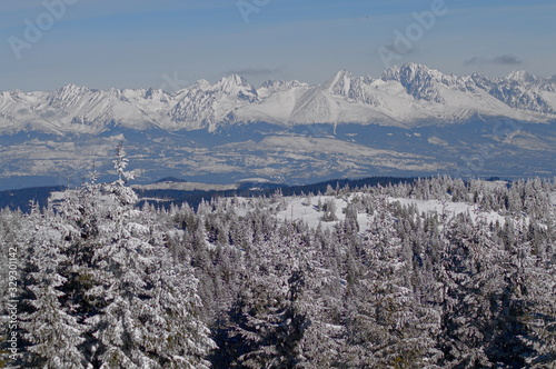 Widok na Tatry ze Słowacji. Niskie Tatry.