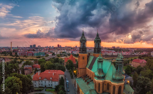 Wieże katedry poznańskiej na tle sylwety Poznania, widok z lotu paka photo