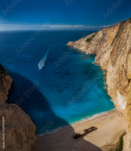 Fototapeta Naklejka Na Ścianę i Meble -  Zatoka Wraku na greckiej wyspie Zakynthos