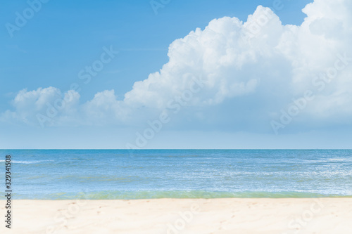Fototapeta Naklejka Na Ścianę i Meble -  Background image Landscape White sand beach Blue sea Clearwater Deep blue sky Atmosphere, sea, morning time, fresh, bright for relaxation, tourism, tourism concepts and nature of Thailand
