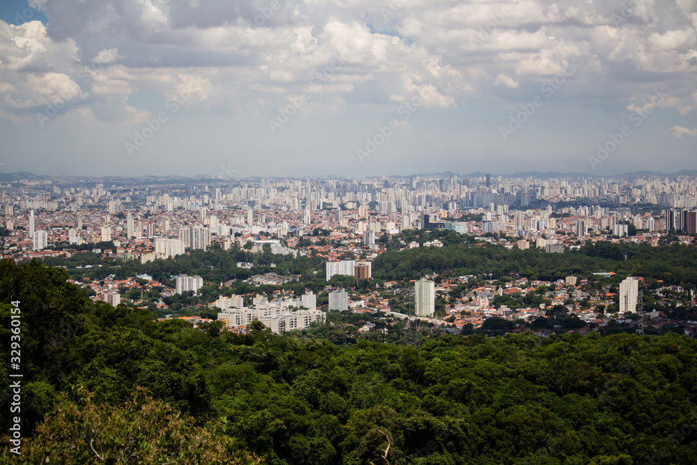 Obraz premium Zona Leste vista da Pedra Grande