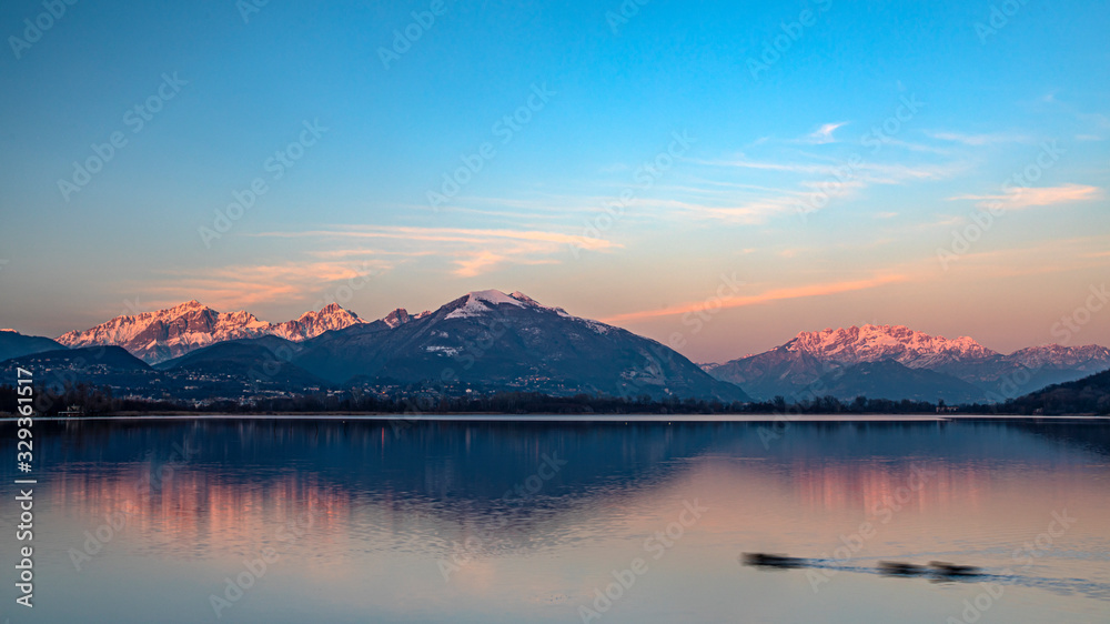 Panorama invernale della Grigra e del Resegone visti dal lago di Alserio