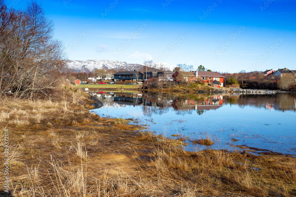 Fototapeta premium Spring atmosphere at Salhus in Brønnøysund municipality, Northern Norway
