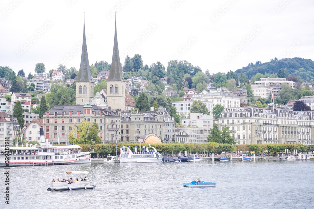 Obraz premium Lucerne, swiss city on the lake, in a cloudy day, switzerland