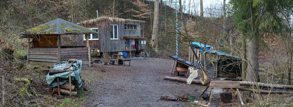  Foto zu Waldkindergarten Stock Photo 